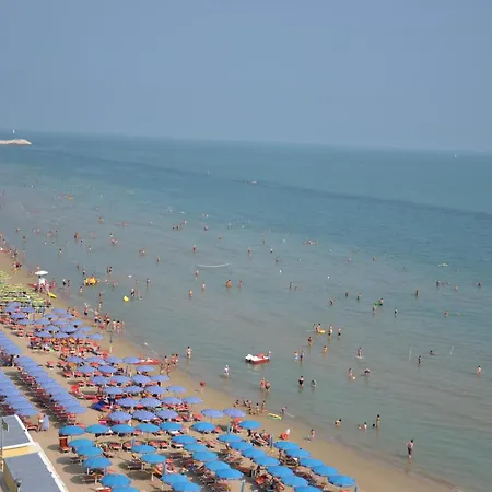 佩蒂卡利酒店 佩萨罗