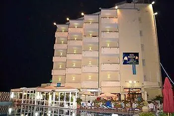 佩蒂卡利酒店 佩萨罗