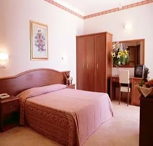 Perticari Szálloda 3*